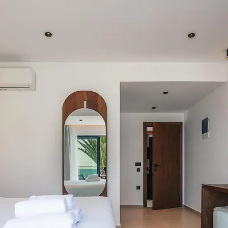Del Mare Apts *